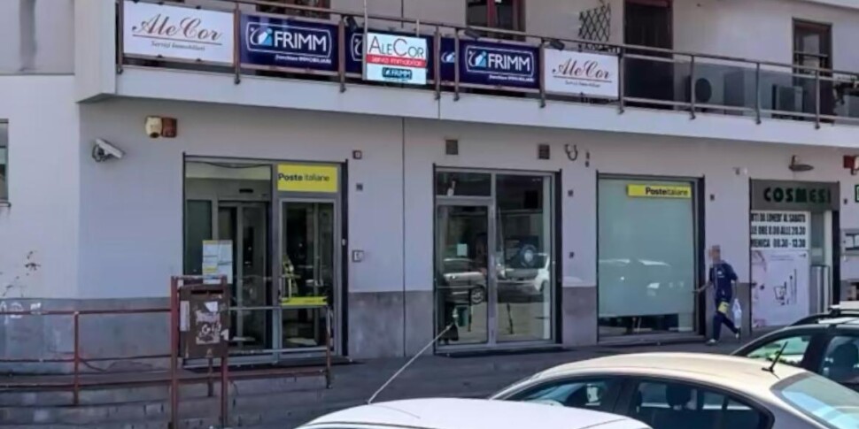 Palermo, assalta le poste e ruba 60 mila euro ma trova i poliziotti fuori che lo aspettano