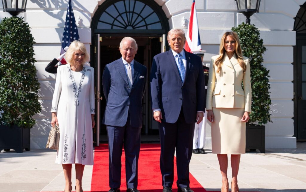 Trump riceve re Carlo alla Casa Bianca per rafforzare i rapporti Usa-Regno Unito