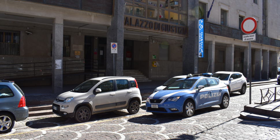Rissa con spranghe a Enna: un uomo ai domiciliari