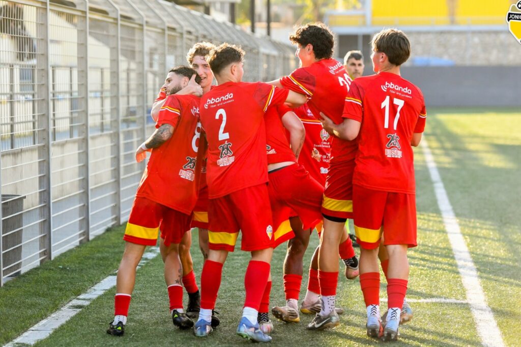 Il Riviera Nord chiude la stagione ai play-off. Netto successo della Jonica