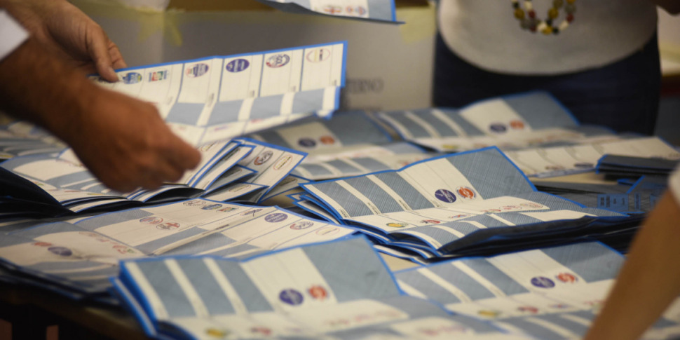 Amministrative siciliane, alle 19 affluenza al 34,72%. Guida Messina con il 37%