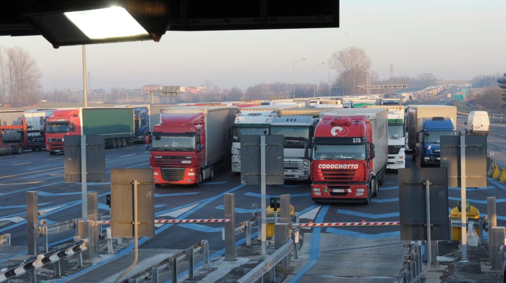Cresce il sostegno per tir, agricoltura e pesca contro il caro-carburante