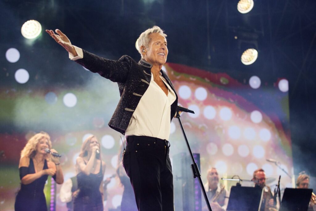 Claudio Baglioni, posticipati di un anno al luglio 2027 i concerti di Taormina