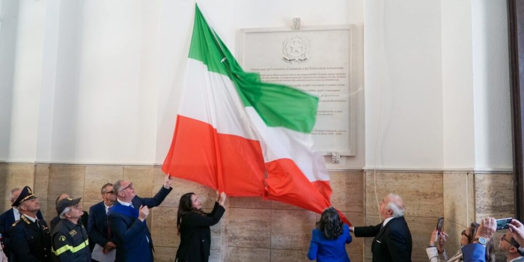 Enna, scoperta una targa commemorativa dedicata agli 80 anni della Repubblica e al centenario della Provincia