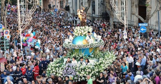 Messina celebra Sant’Antonio: piano viabile straordinario per la Notte Bianca e la Processione del Carro Trionfale