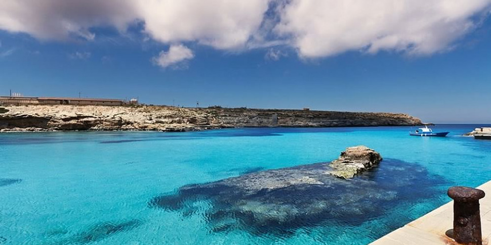 Lampedusa aspetta Papa Leone, prima tappa il cimitero e la croce del piccolo Yousuf