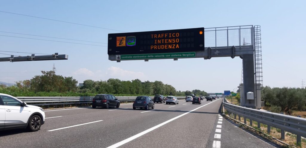 Traffico: sabato da bollino nero con 26 milioni di auto in viaggio