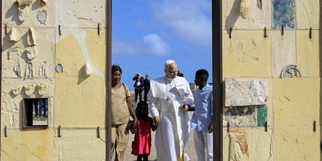 Papa Leone a Lampedusa, il racconto della giornata: servono politiche organiche e condivise