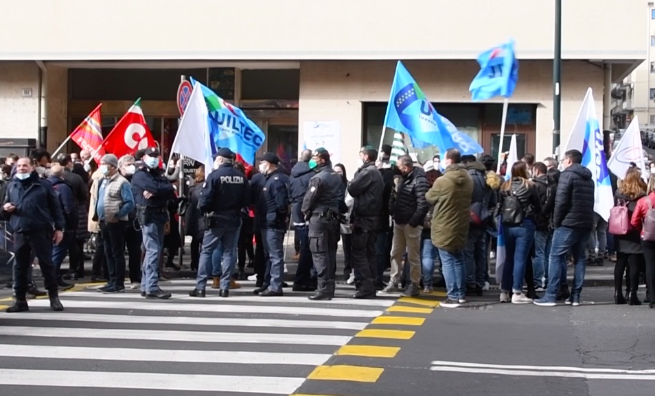 «Pfizer vuole lasciare Catania», la denuncia dei sindacati