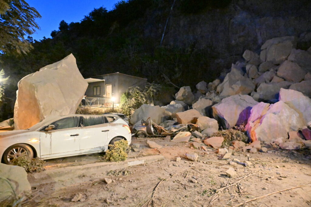 Terremoto a Napoli, torna la paura ai Campi Flegrei: scossa 4.7, crolli e otto feriti lievi