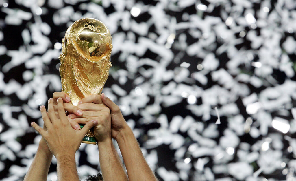 La Fifa vuole «vendere» i Mondiali di calcio ai privati. Braccio di ferro con la Uefa
