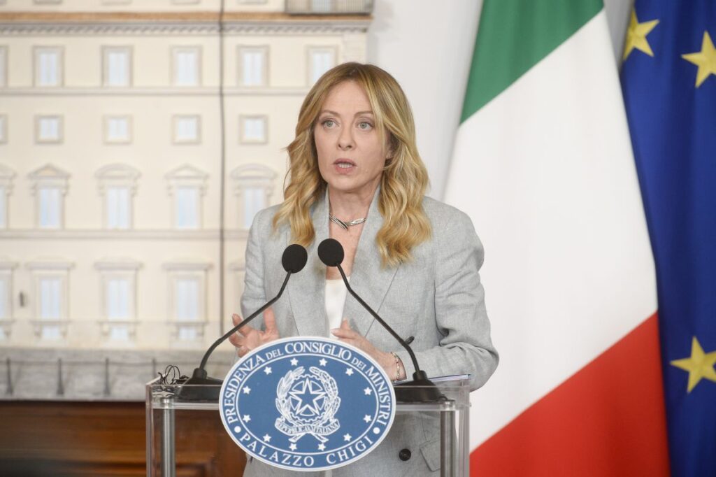 L'Italia blocca Schengen con la Spagna per un mese, tensione tra Meloni e Sanchez