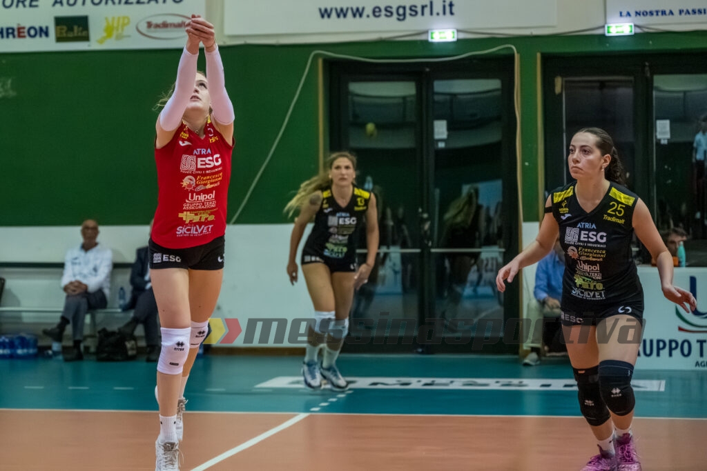 Il Messina Volley conferma in difesa il libero etneo Miriam Colombrita