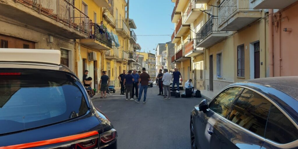 Omicidio a Cutro, giovane freddato a colpi d'arma da fuoco
