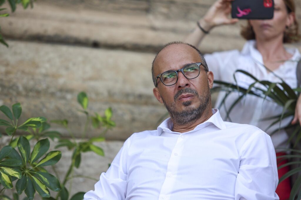 Faraone: “Sfiducia nella scienza trasformata in merce elettorale”