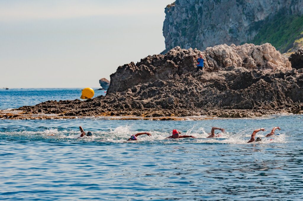 Domenica la “Milazzo Marathon Swim Event”. In 220 nuoteranno nell’area protetta