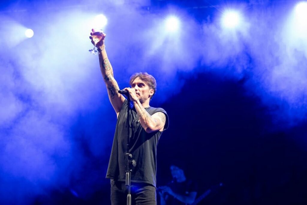 Fabrizio Moro live domenica in piazza a Lipari per la Festa di San Bartolomeo