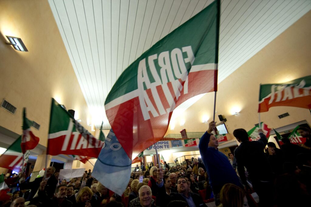 L’estate d’attesa di Forza Italia, grandi manovre e new entry per le liste