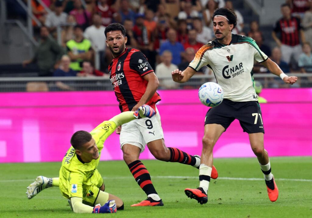 Il Milan batte il Venezia per 2 a 0 nell'anticipo della seconda giornata di serie A