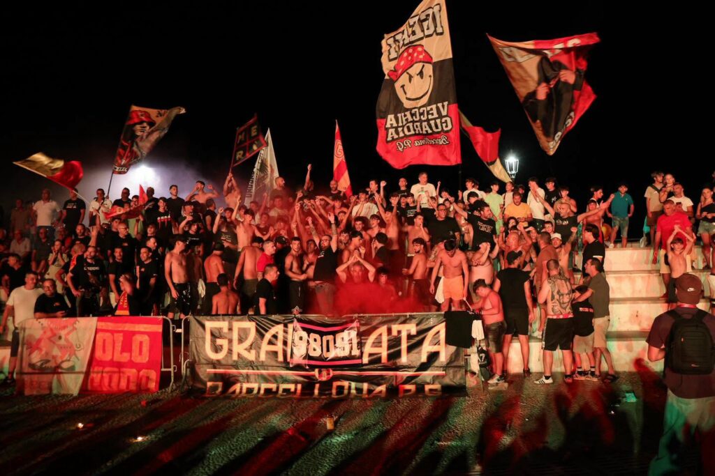 L’Igea Virtus ha sfilato in piazza a Calderà nell’anno degli 80 anni del club