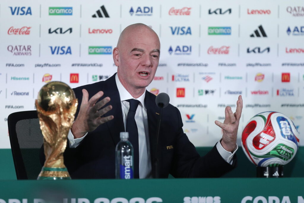 Retromarcia di Infantino, stop al Mondiale aperto a capitali privati