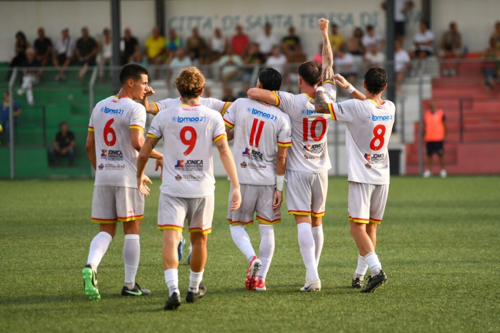 Il Giarre supera in rimonta la Jonica (1-2). Arena: “La rosa va completata”