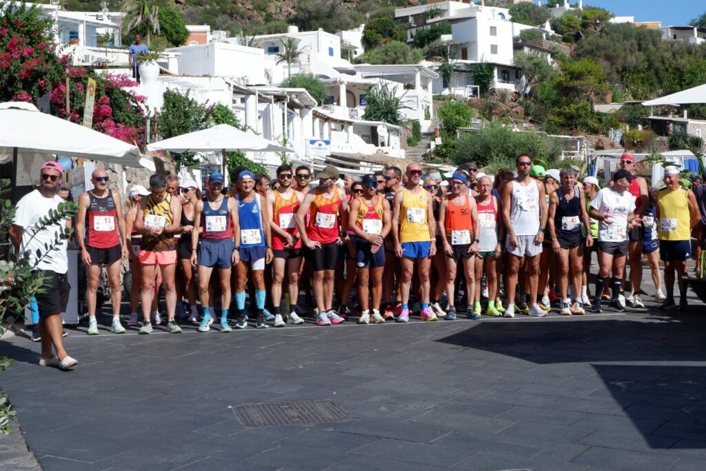 “24° Eolie Running Tour”, Lollo e Woodland vincono l’inedita tappa di Panarea