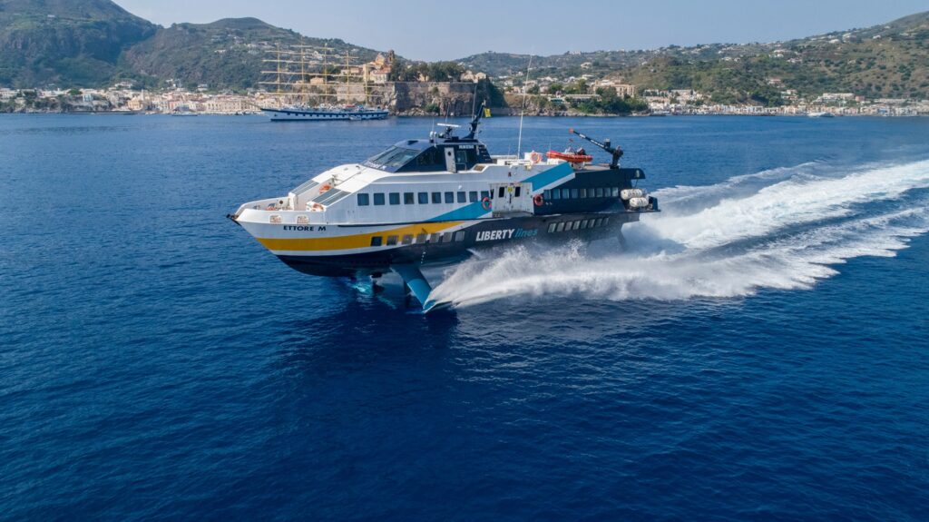 Isole minori, sospesi gli aumenti del 18% sui collegamenti marittimi