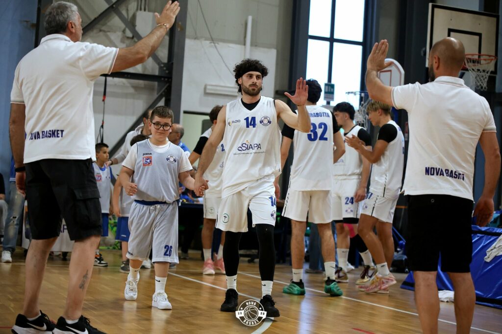 Francesco Carlo Stella resta alla Nova Basket: vicina la soglia delle cento gare