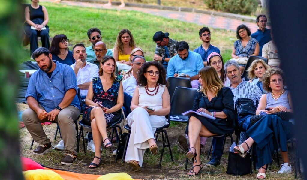A Viangrande la rassegna culturale «Radice poesia»