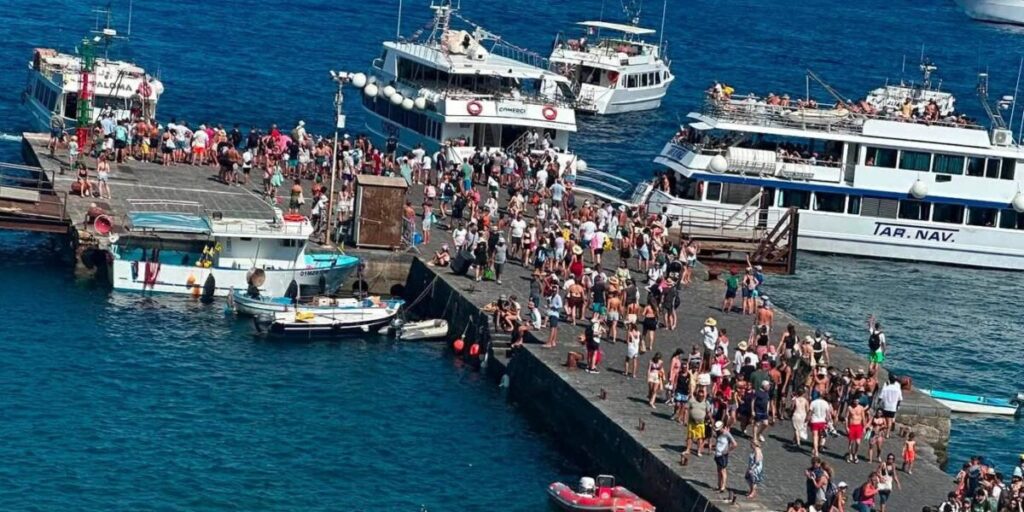 Stromboli e Panarea sotto la pressione del turismo «mordi e fuggi»