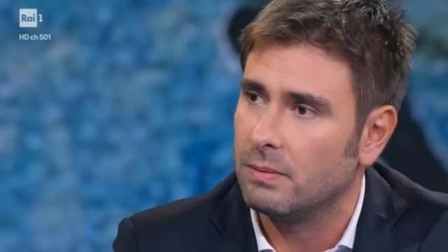 «Ce la metterò tutta per tornare presto», lo scrive Di Battista in un post su Instagram