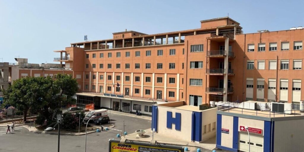 Giovane di Vittoria accoltellato al torace, indagini in corso