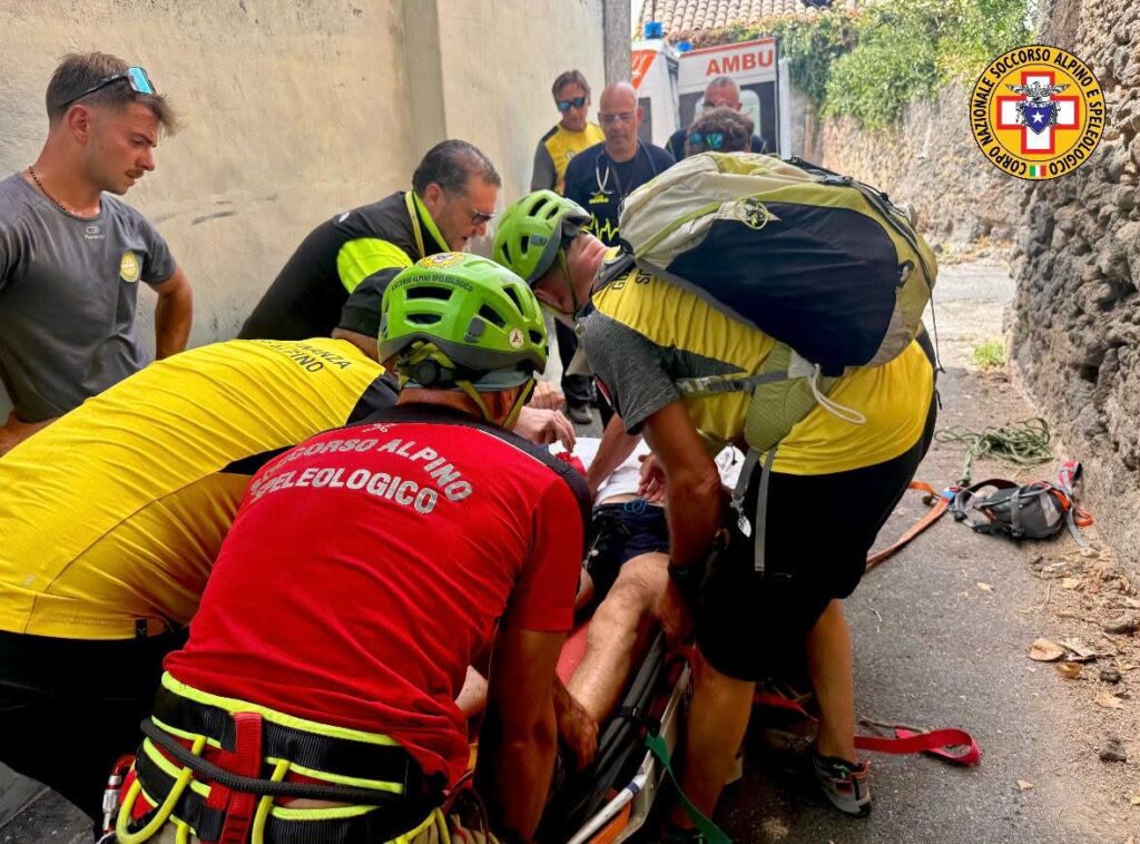 Escursionista colto da malore nella Timpa di Acireale: intervengono CNSAS e Soccorso Alpino della Gdf