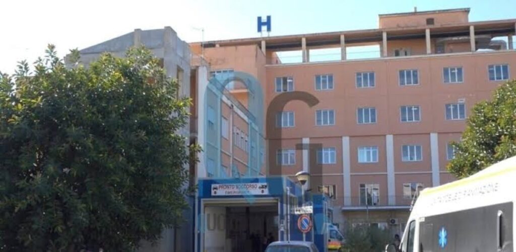 Ciclista investito e ferito, trasferito in ospedale