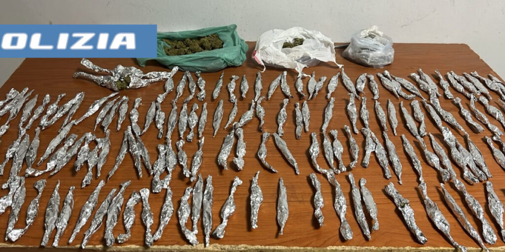 Catania, sorpreso mentre vendeva droga agli automobilisti: arrestato un sedicenne