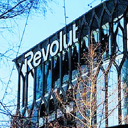 Revolut, i dati dei clienti agli hacker: la truffa al colosso con una Pec della prefettura di Reggio Calabria