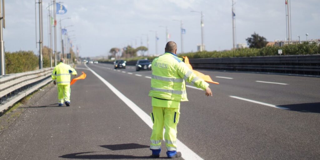 Incidente sulla Palermo-Catania, code in entrambe le direzioni all'altezza di Belpasso