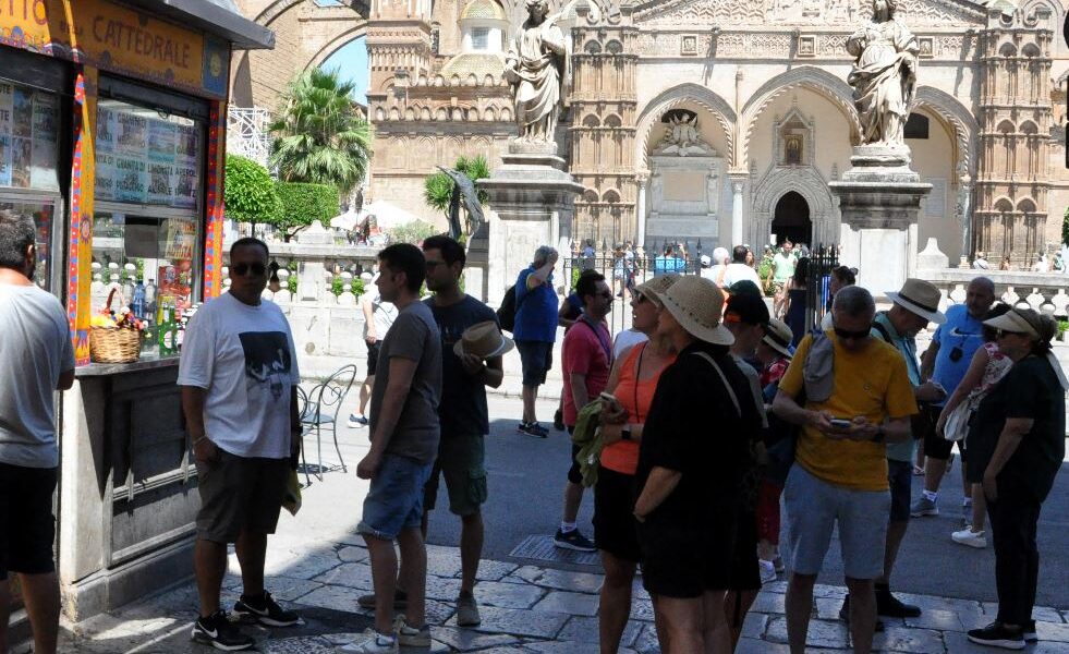 Il caldo tormenta i turisti, i più sensibili sono i francesi