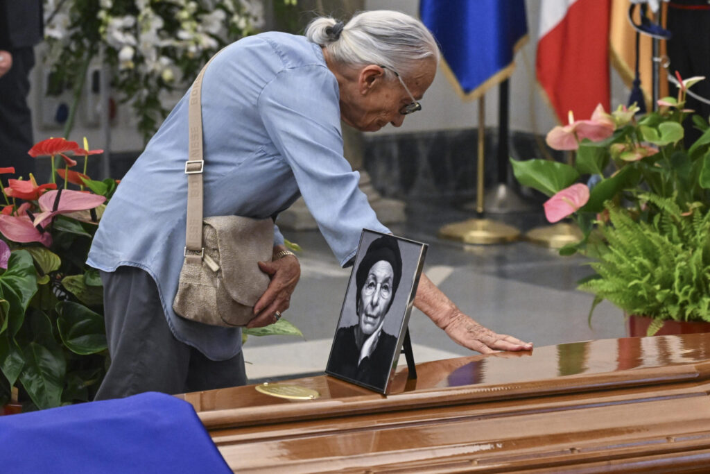 Riaperta la camera ardente per Emma Bonino in Campidoglio