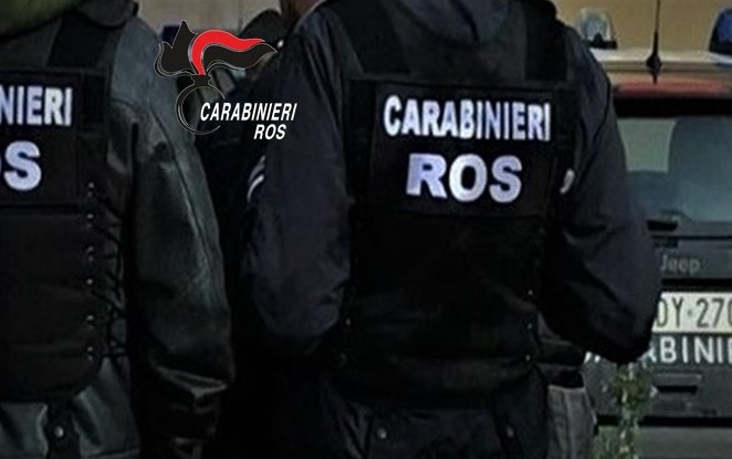 Gruppi suprematisti, perquisizioni di Ros e Digos anche in Sicilia: sequestrate armi bianche. Coinvolti pure minorenni