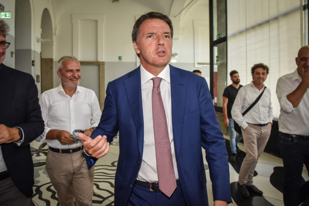 Report. Renzi in Autogrill e la chiamata dell'ex 007 a Ranucci