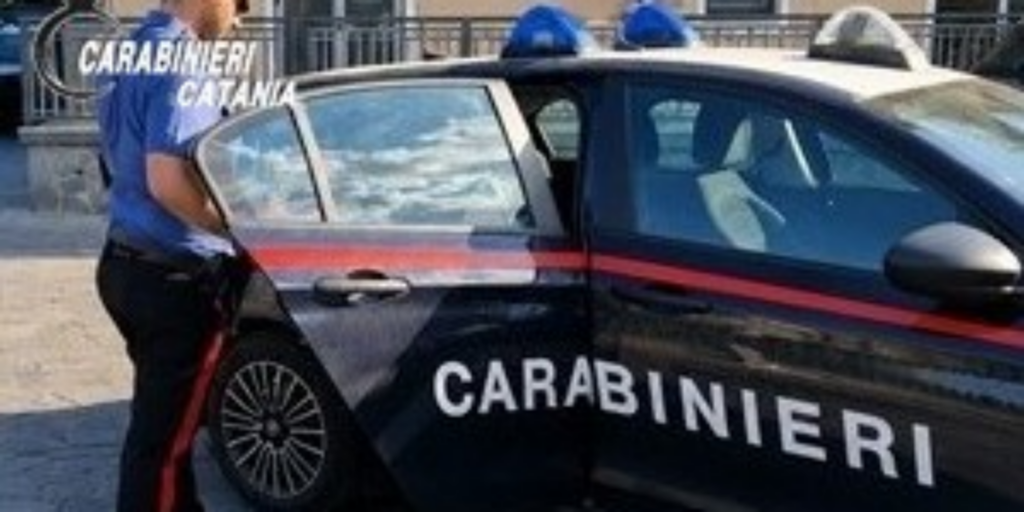 Catania, evade dai domiciliari dopo una lite con la compagna e si consegna ai carabinieri