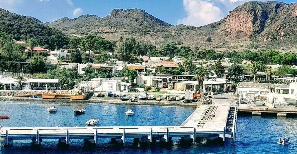 Daspo urbano con vista sulle isole Eolie per 29 persone