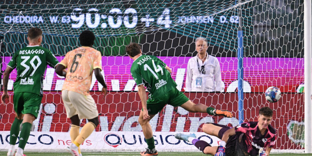 Palermo fermato ad Avellino, Fortin salva l’1-1 nel finale
