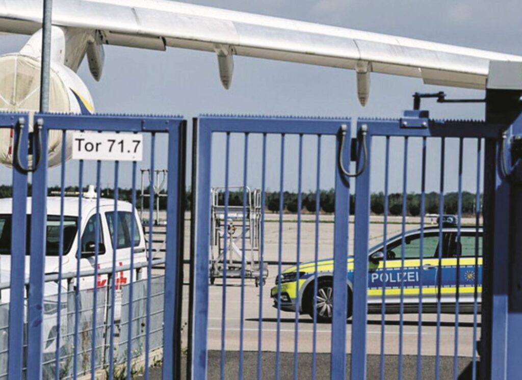 Attacco di droni a Lipsia, i due sospettati identificati da tracce di Dna