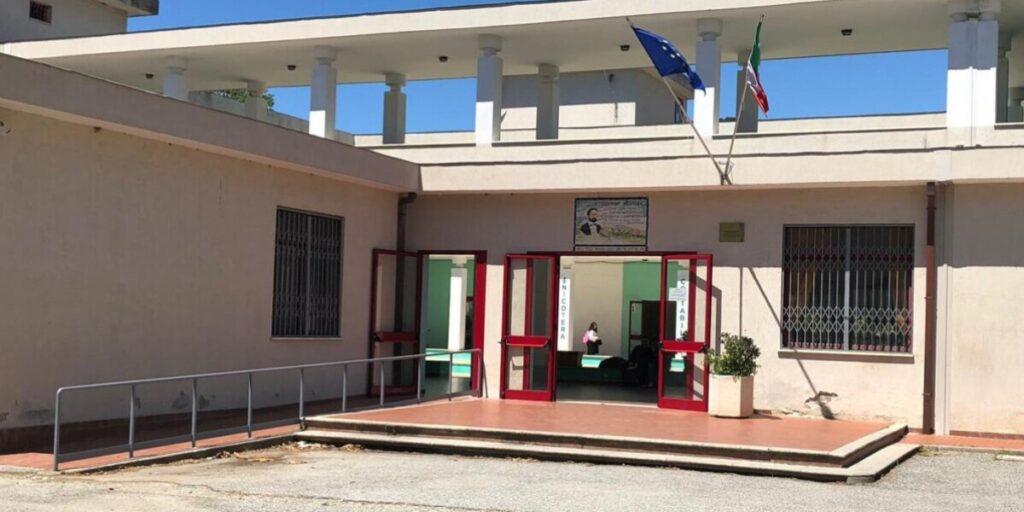 Lamezia, studente voleva accoltellare la sua professoressa: fermato dai carabinieri