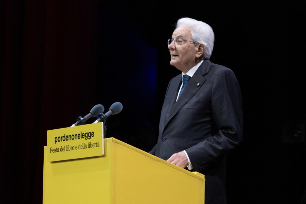 Mattarella: no al pensiero unico, è uno strumento di oppressione