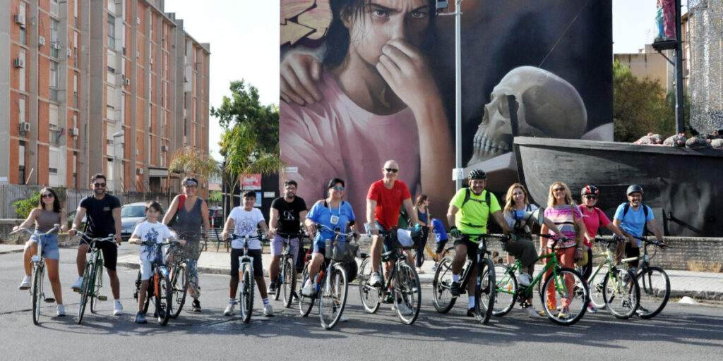 Palermo, passeggiando in bicicletta per le vie dello Sperone