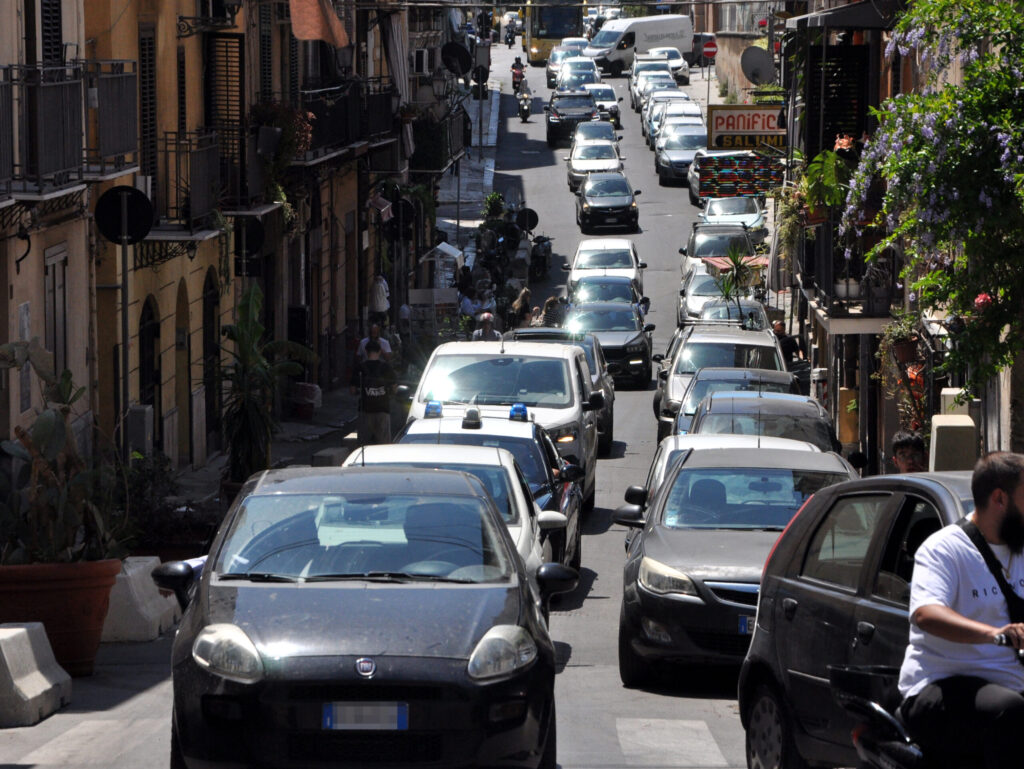 Codice della strada, cambiano le multe: 1000 euro a chi guida senza assicurazione